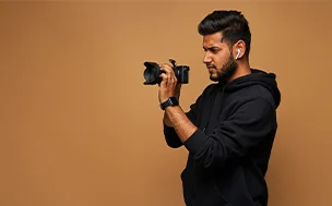 Professional photoshoot at Meetflix private theatre in Delhi with DSLR photography service